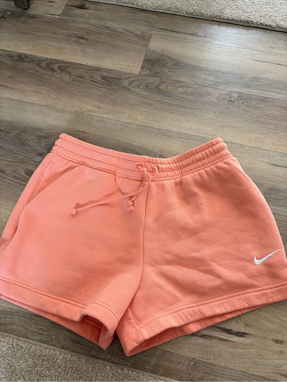 Nike Women's Phoenix Fleece Mid-Rise 3.5” InseamShorts Apricot Agate NWOT Size M